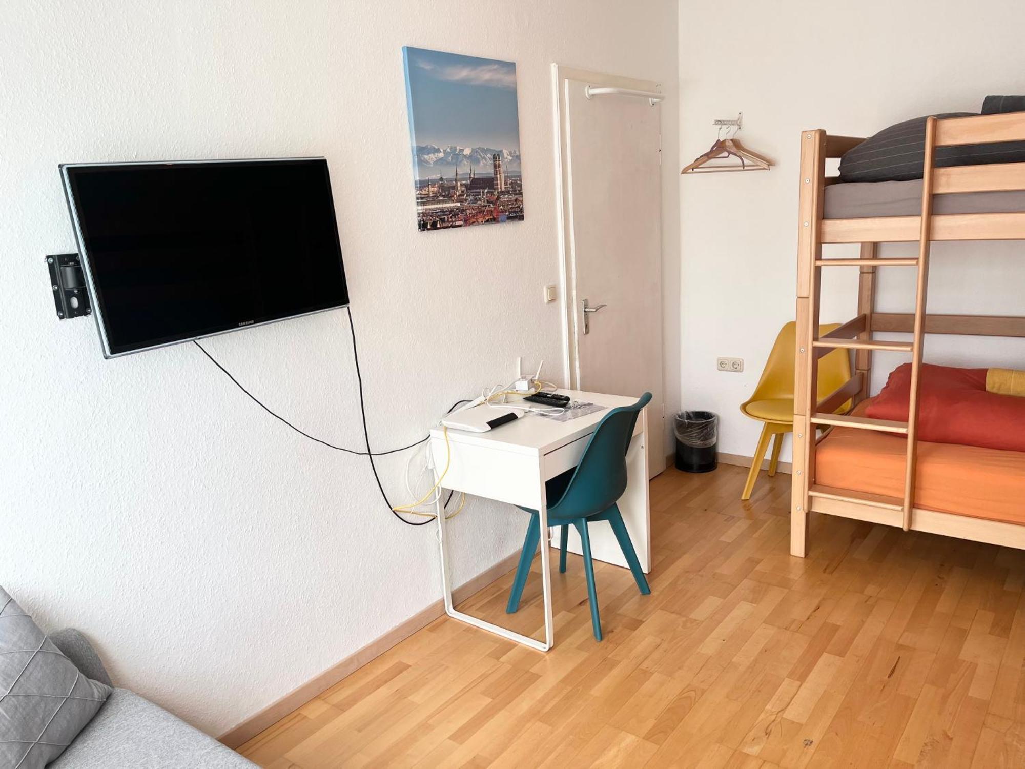 Gemuetliche Privatzimmer Mit Geteiltem Bad, Kueche Und Garten ミュンヘン エクステリア 写真